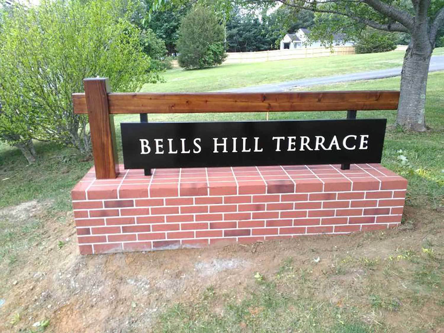 Bells_Hill_Terrace_Monument_Sign